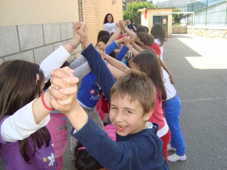 No final da história descontraímos fazendo jogos com a Professora Margarida do E.E.